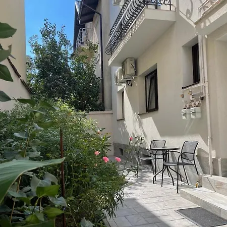 Casa Florescu 13 3*